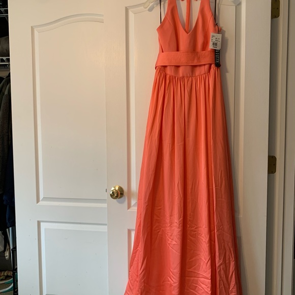 Vera Wang Bridesmaid Dress - Picture 2 of 4